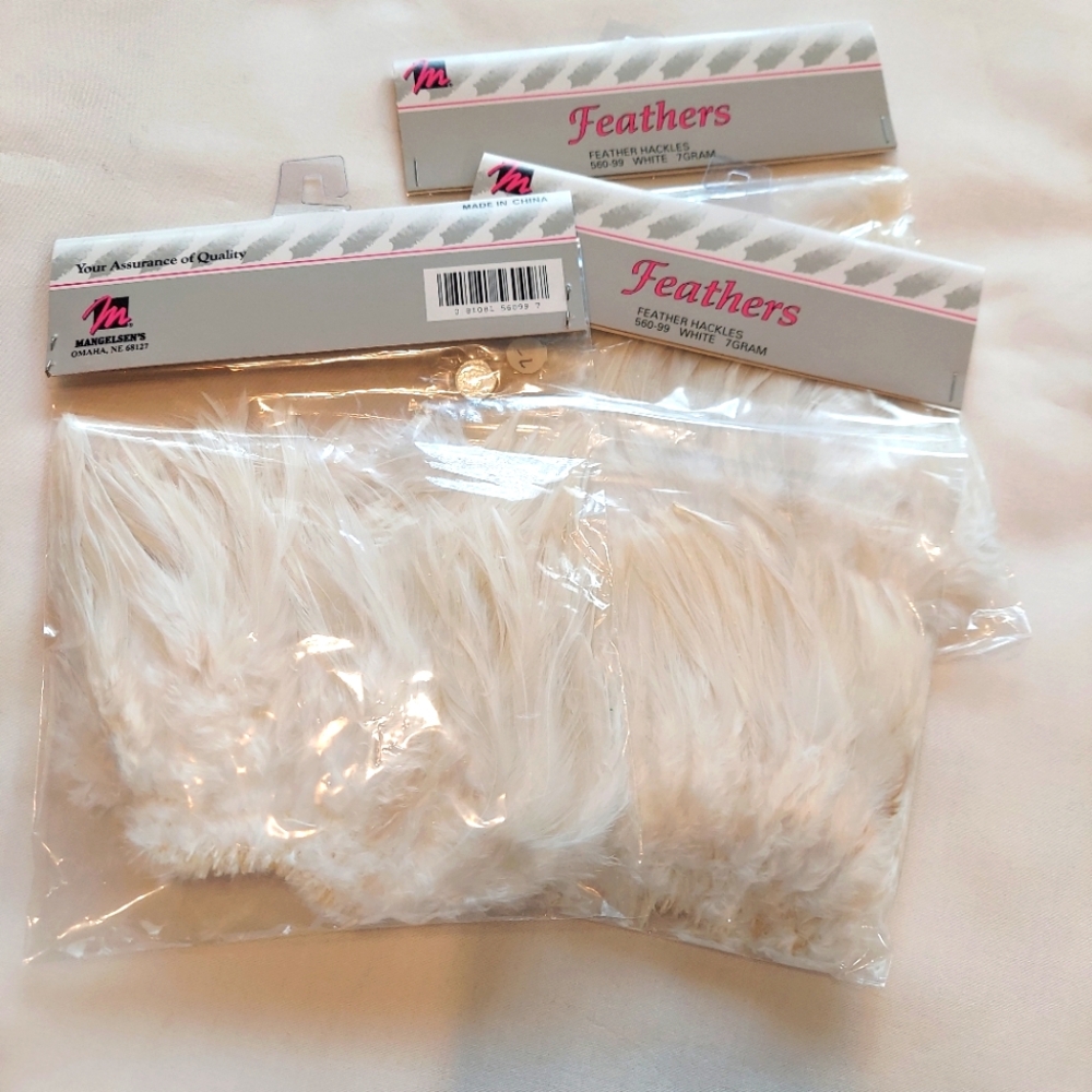 Mangelsen Vintage Feather Hackles NEW in Original Packaging  White 3 Packs